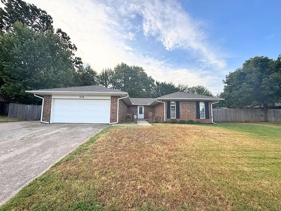 330 N Lakeside Ter