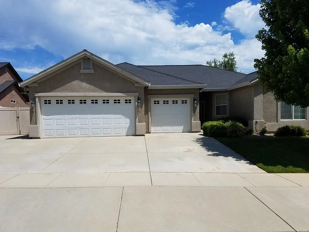 4141 Sunflower Dr photo 1