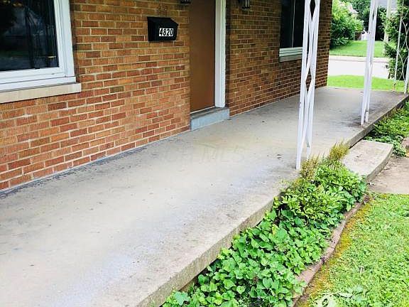 2nd image of 4820 Sharon Ave