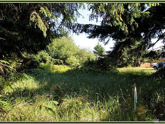 5th image of 137 Hydrus Ct