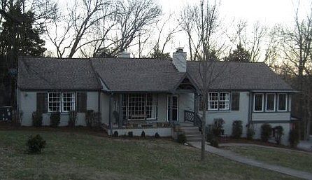 2nd image of 806 Redwood Dr