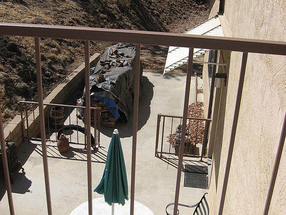 This home is perfect for fulltime or weekend in the Mountains.