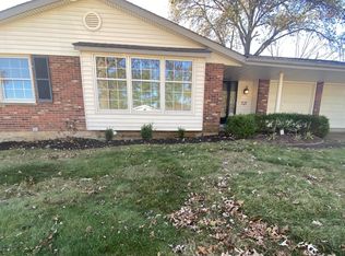 5128 Towne Centre Dr, Saint Louis, MO 63128