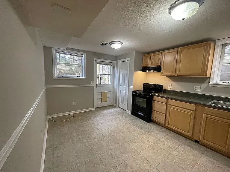 1 bed, 1365 sqft, $1,350 — Photo 3