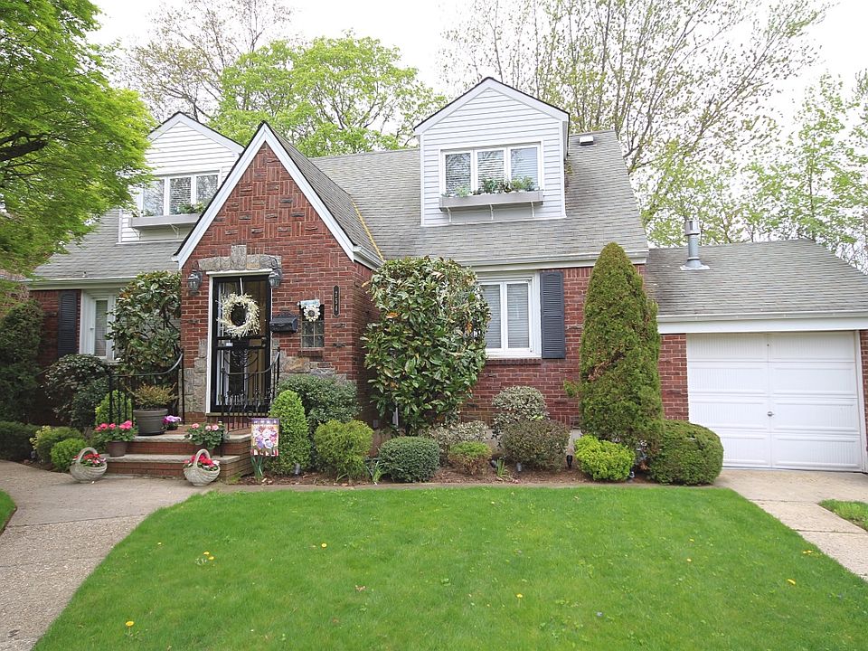 1st image of 754 Pelton Ave