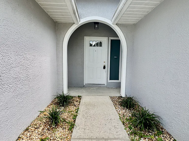 1506 Hardwicke St NW — Photo 3