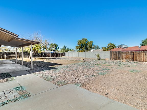 5th image of 2408 E Jacinto Ave