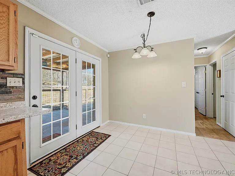 805 Harkey St — Photo 12