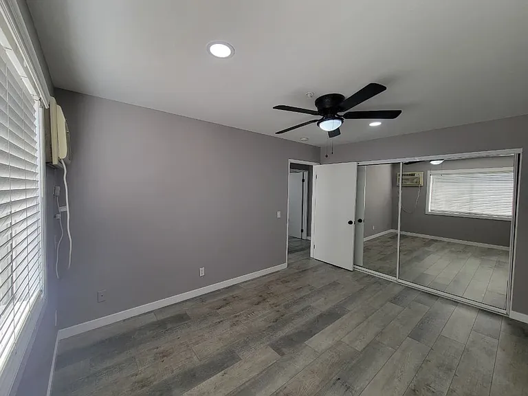 4311-4313 Toland Way — Photo 10
