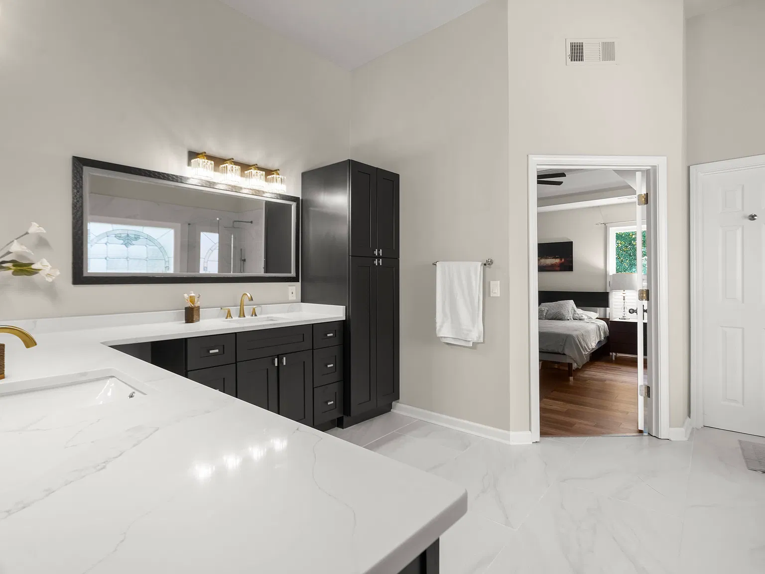 5 bed, 3720 sqft, $4,500 — Photo 4