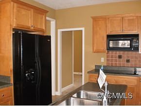 4th image of 70 Trillium Glen Ln