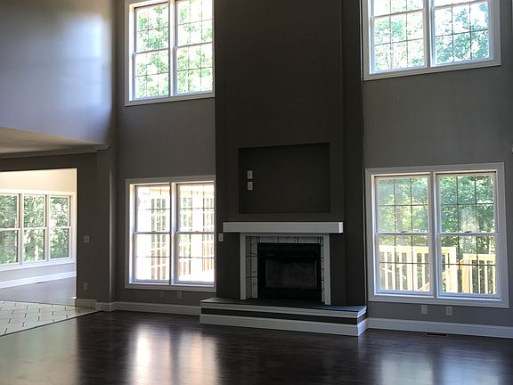 4th image of 2381 Woodview Ct