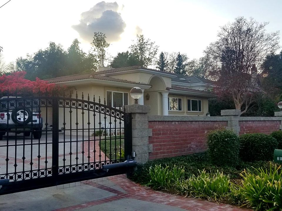 1st image of 20610 Wells Dr