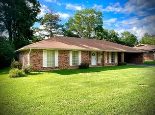 1710 Pope Cir, McComb, MS 39648