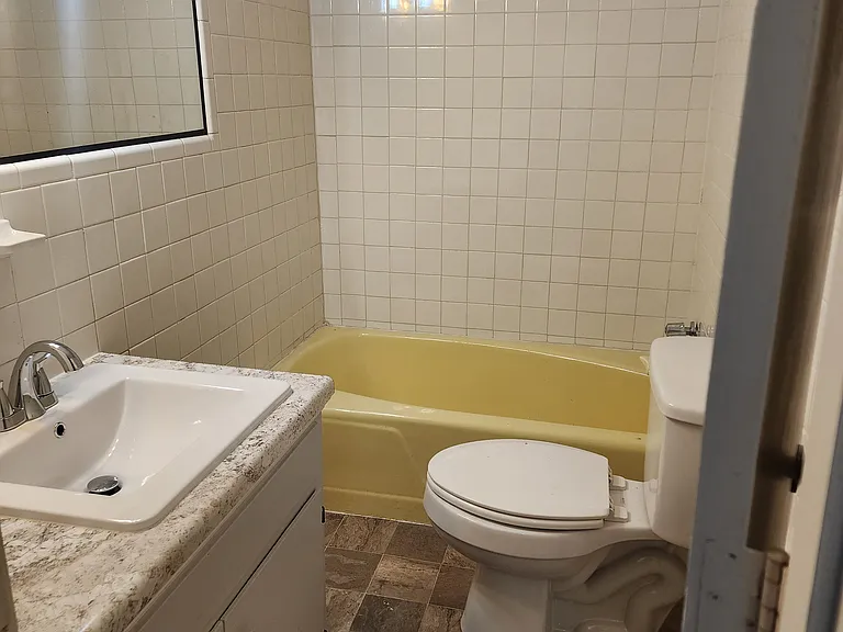 205 Lawrence Dr — Photo 9