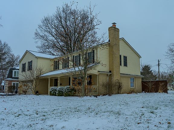 2nd image of 2302 Terrace Ln