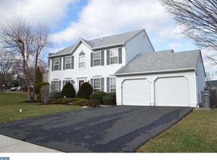 136 Shelburne Dr, North Wales, PA 19454