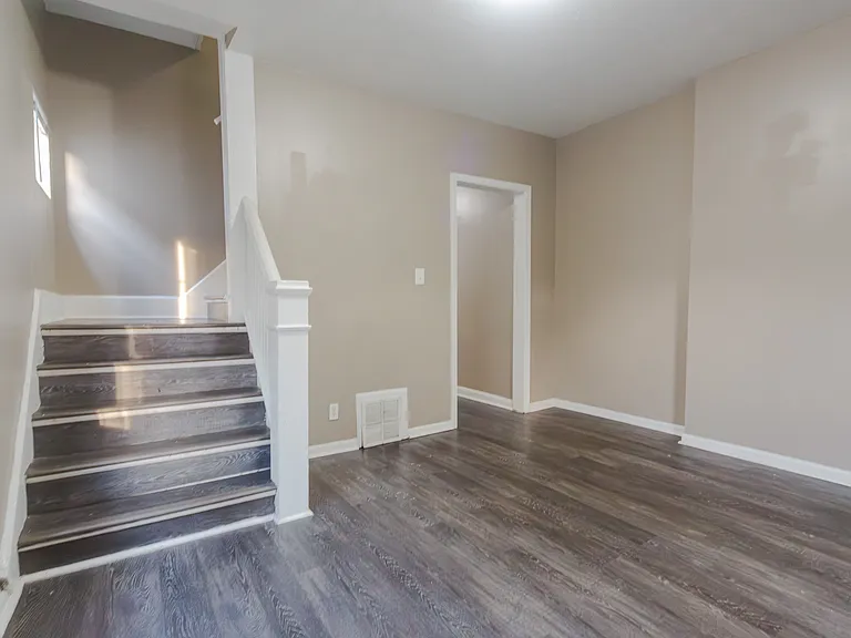1103 N Keystone Ave — Photo 30