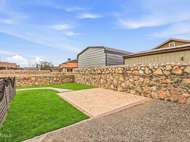 3853 Loma Brisa Dr — Photo 32