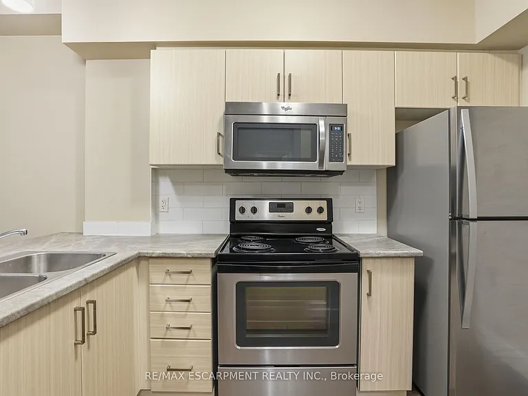 149 Main St W #309 — Photo 9