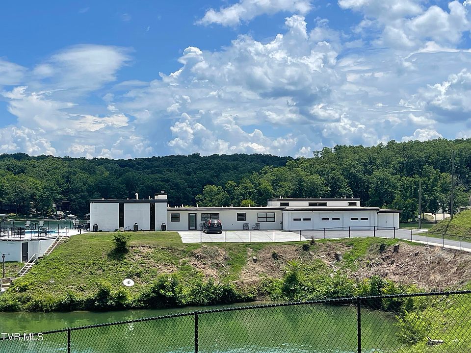 1st image of 173 King Dr