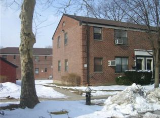 69-12 197th St #2, Fresh Meadows, NY 11365