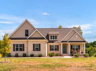 230 Meadowfield Run, Clemmons, NC 27012