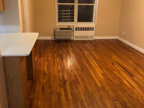 3rd image of 14420 38th Ave APT 2B