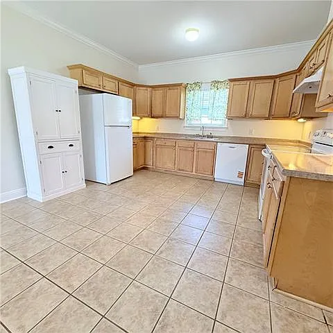 331 Main St — Photo 9