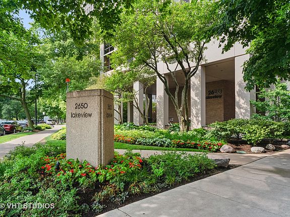 4th image of 2650 N Lakeview Ave APT 1902