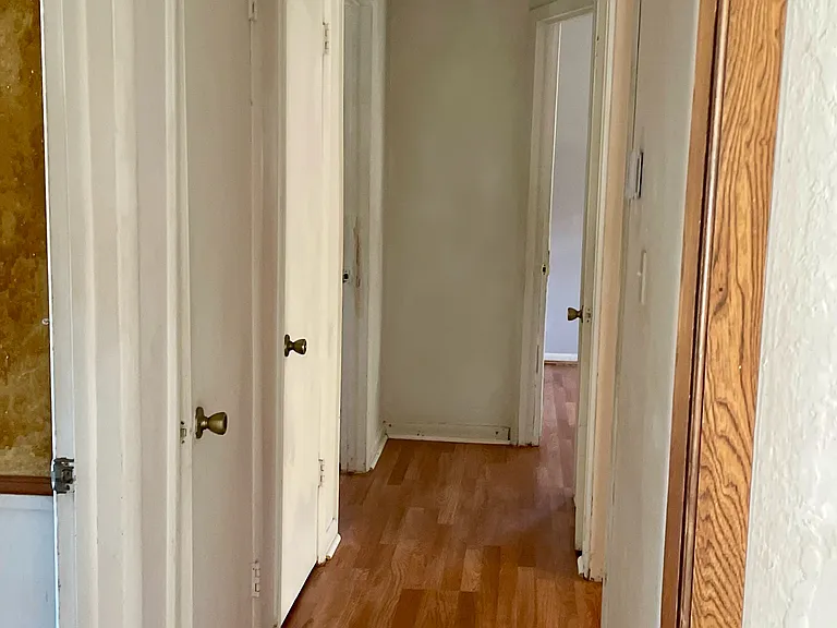 932 SW 2nd St — Photo 3