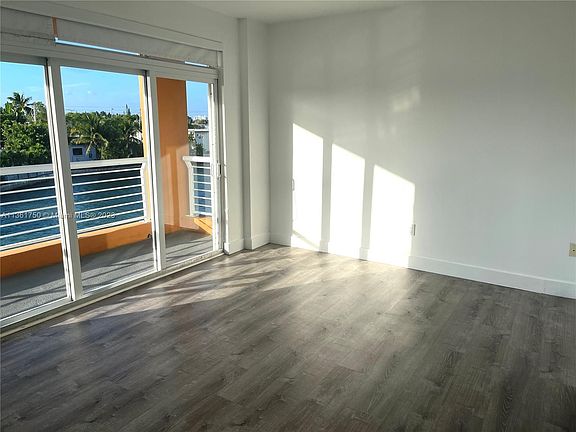4th image of 7700 Tatum Waterway Dr #303