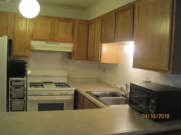 2nd image of 5S070 Pebblewood Ln APT G12