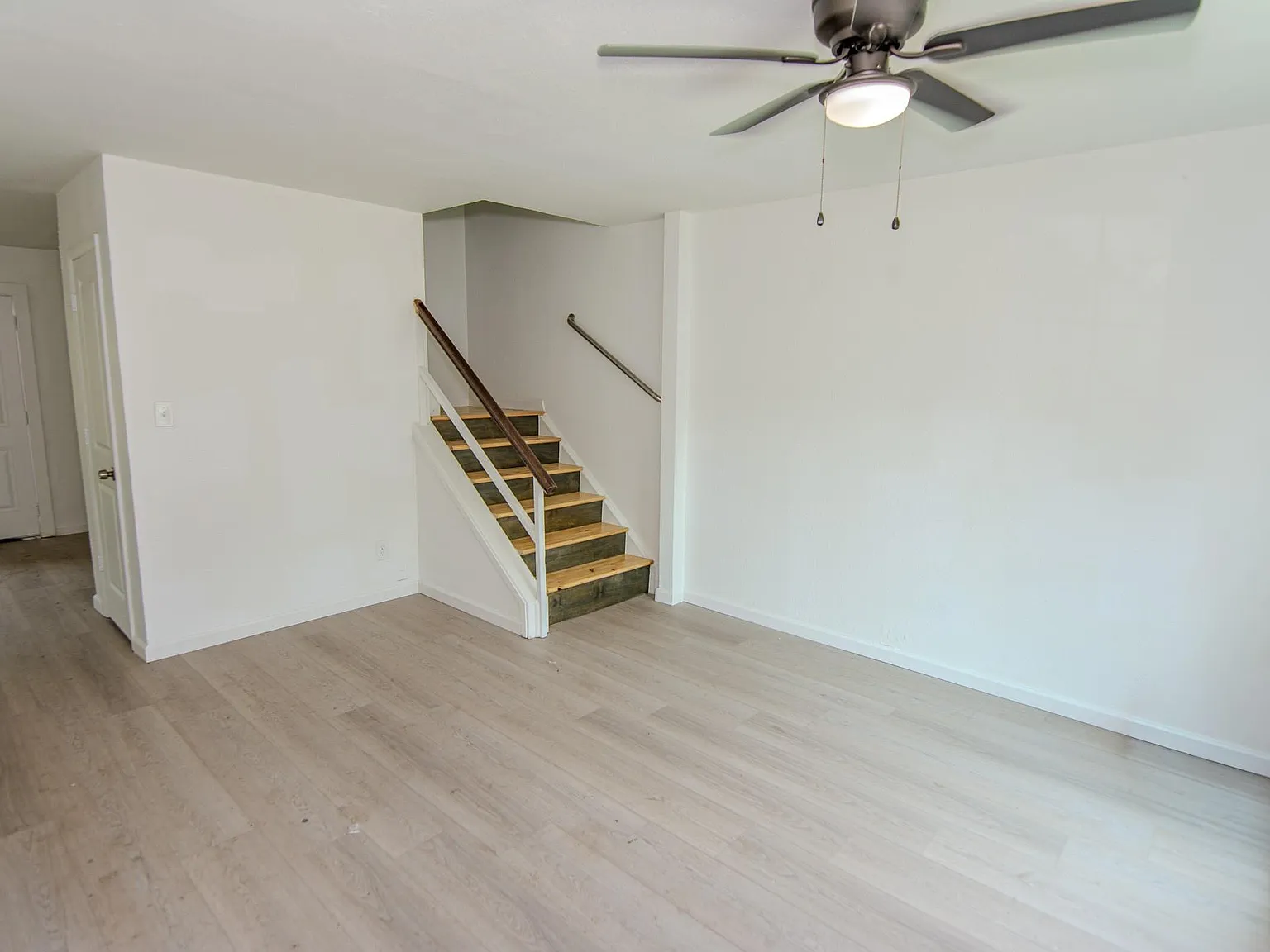 7867 Hamlet St — Photo 2