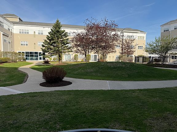 4th image of 140 Railroad Ave #Ub102