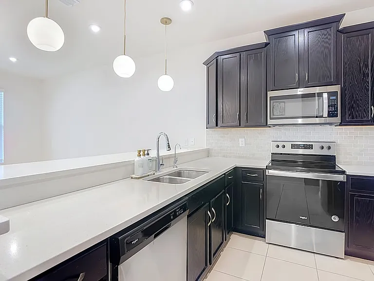 2437 Varenna Loop — Photo 6