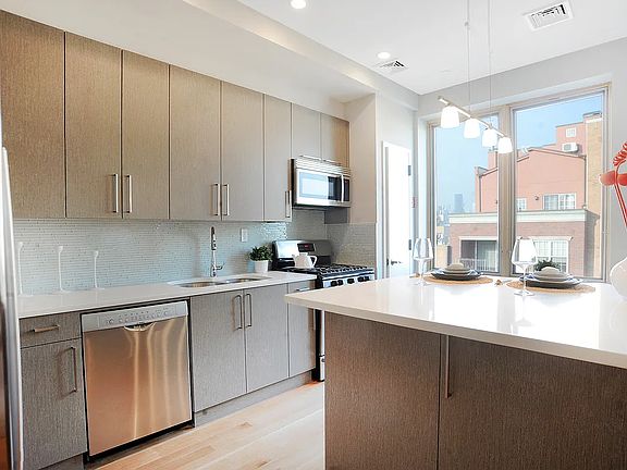 5th image of 186 India St APT 7
