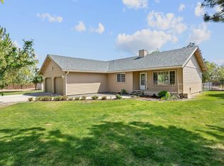 1945 NE Gentry Dr, Madras, OR 97741