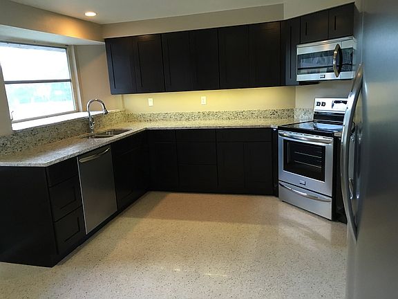 2nd image of 504 Dona Dr