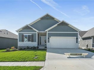 11135 N Crescent Ct, Kansas City, MO 64157