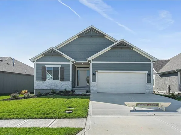 11135 N Crescent Ct, Kansas City, MO 64157