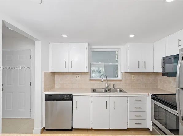9355 Fontainebleau Blvd APT C223, Miami, FL 33172