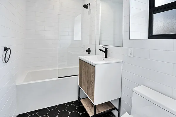 Rented by Bank Neary | media 34