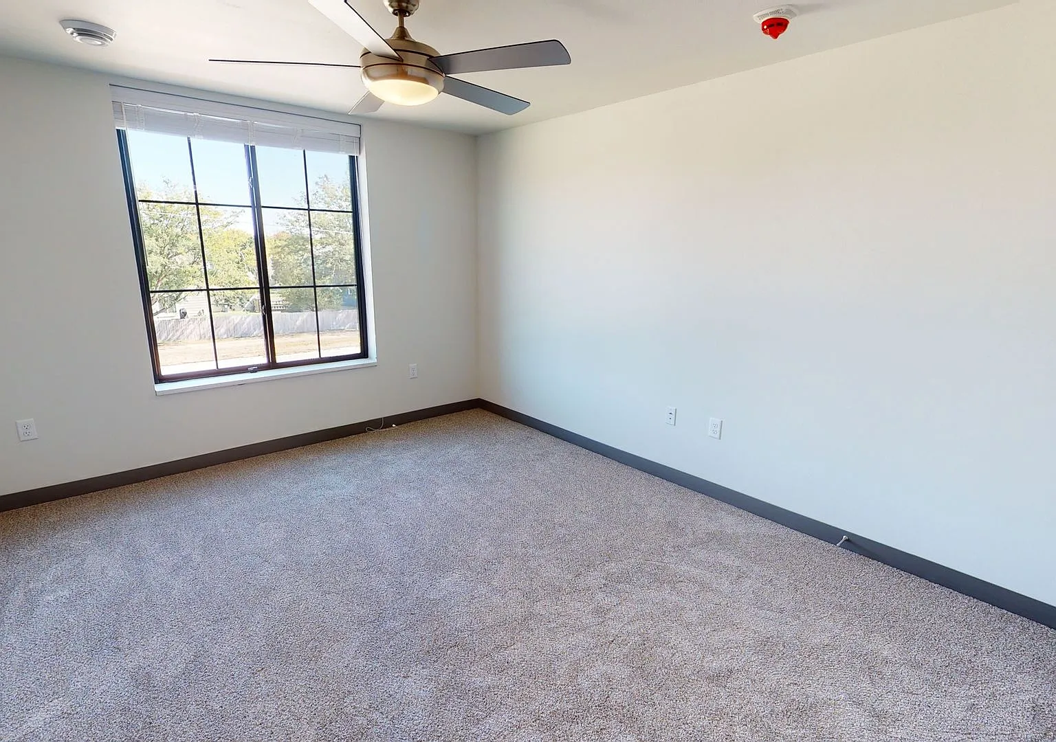 1520 NW Irvinedale Dr — Photo 4