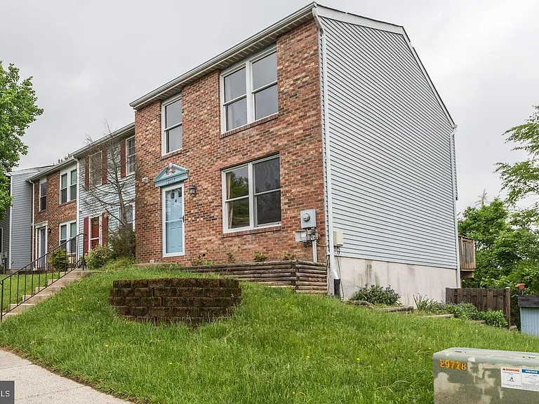 10117 Shelldrake Cir — Photo 1