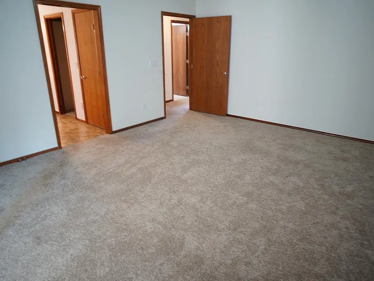 1515 E Trevino St — Photo 12