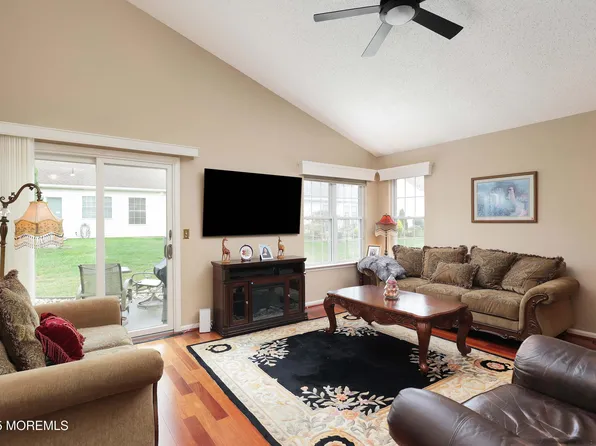 39 Dowing Lane, Jackson, NJ 08527