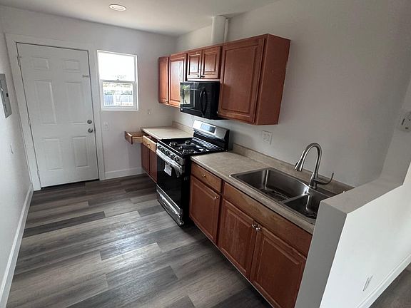 2nd image of 721 Duval St Unit 2