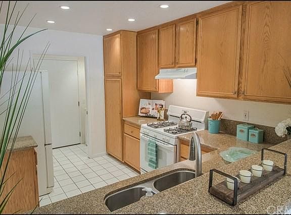 4th image of 11 Verdin Ln
