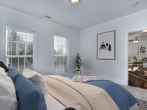 4th image of 2320 Roswell Ave #10785245